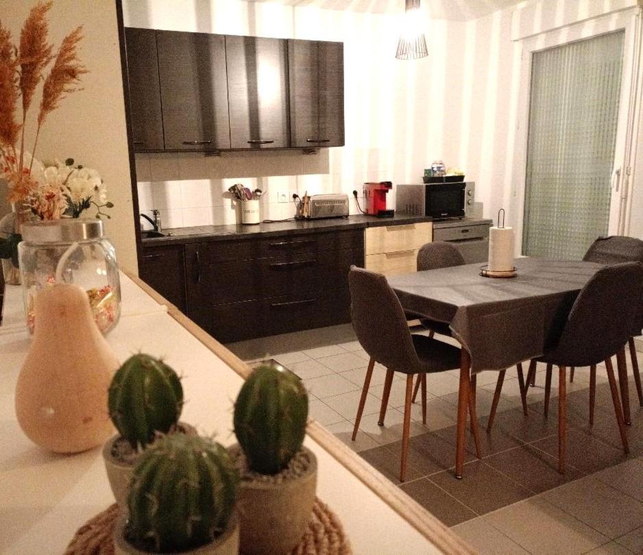 Superbe Appartement ,Proche De Paris, Dans Residence Privee , Ideal Familles, Parking Et Wifi Gratuits! ! ! Vitry-sur-Seine Extérieur photo